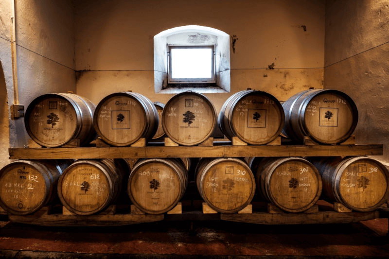 Le piccole botti di rovere sono riservate ai migliori vini