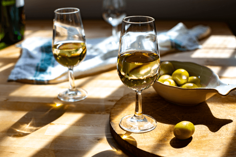 Sherry-Verkostung-mit-zwei-Glaesern