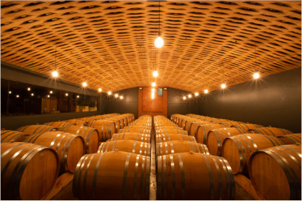 I vini di Stellenbosch maturano in barrique di rovere francese. I vini di Stellenbosch maturano in barrique di rovere francese.